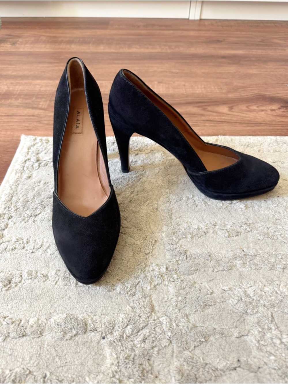 Alaïa Black Suede Heels